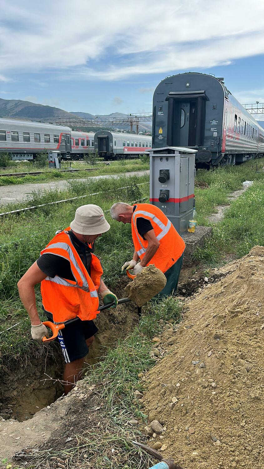 <span style="font-weight: bold;">копка траншей </span>